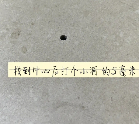 孝南瓷砖空鼓维修公司专业解答在瓷砖铺贴过程中，如果砂料搅拌不均匀，将会带来以下问题